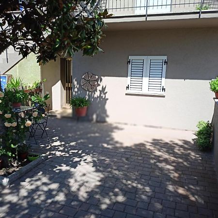 Marco - Camere Con Bagno Privato Vicino Al Centro Foligno Luaran gambar