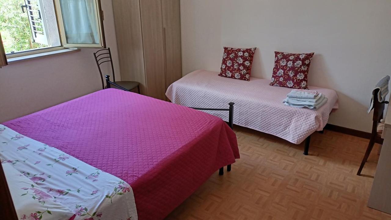Marco - Camere Con Bagno Privato Vicino Al Centro Foligno Luaran gambar
