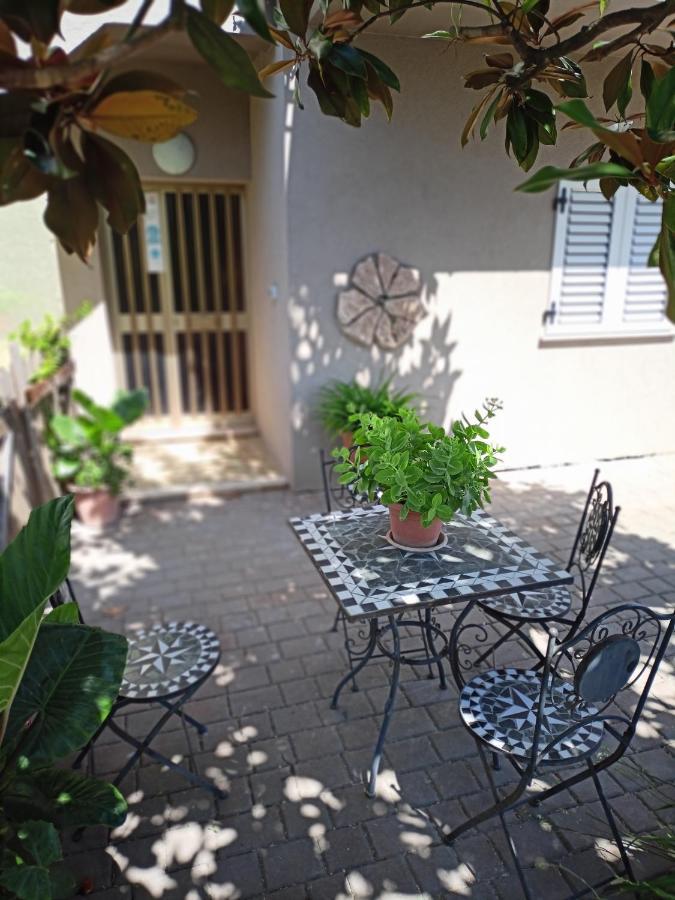 Marco - Camere Con Bagno Privato Vicino Al Centro Foligno Luaran gambar