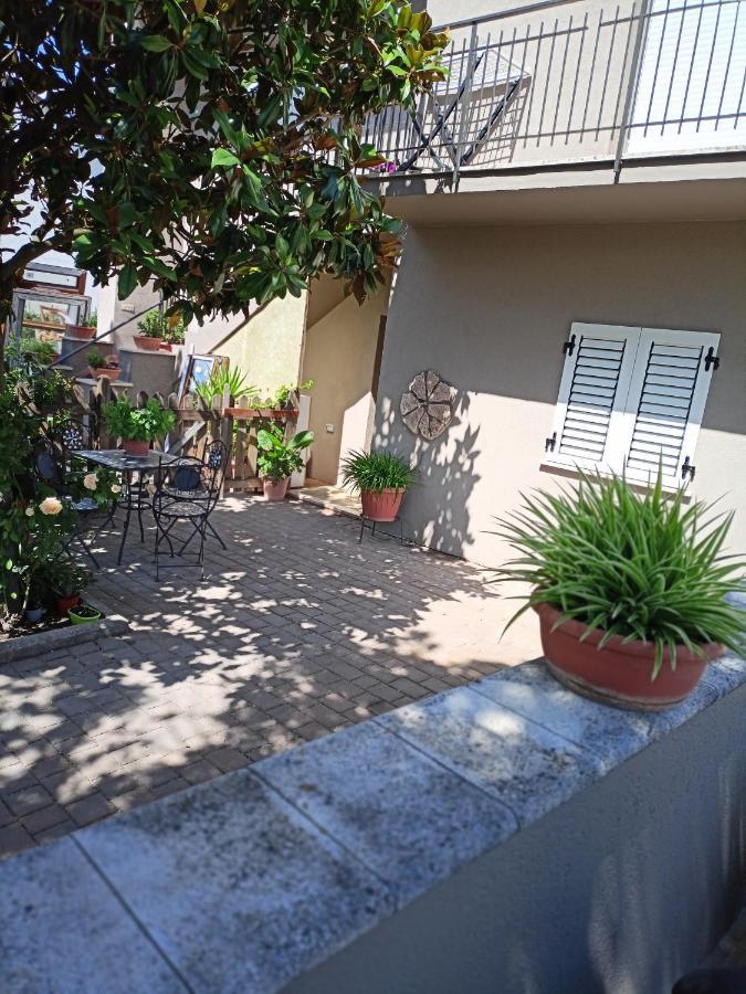 Marco - Camere Con Bagno Privato Vicino Al Centro Foligno Luaran gambar