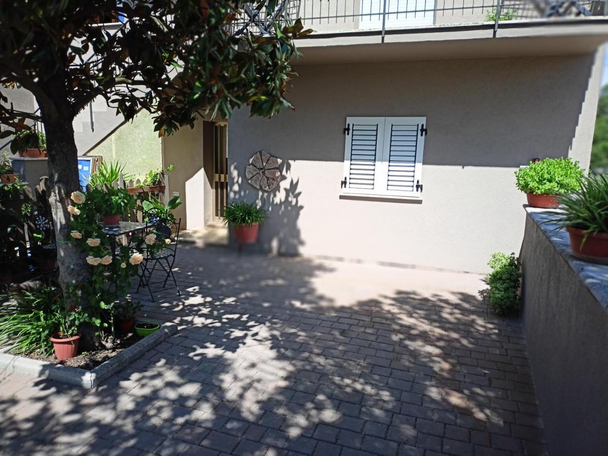 Marco - Camere Con Bagno Privato Vicino Al Centro Foligno Luaran gambar
