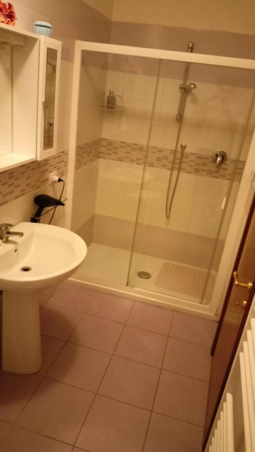 Marco - Camere Con Bagno Privato Vicino Al Centro Foligno Luaran gambar